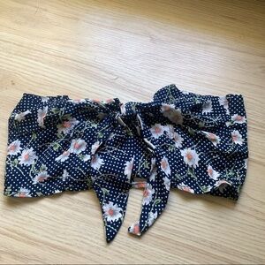 blue Life Sleeveless Daisy Polka dot Top. Size Medium